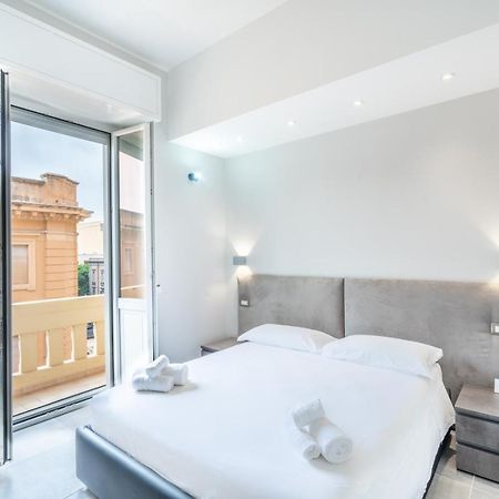 Kuzu Apts - City Center - Wifi Ac Tv Apartman Cagliari Kültér fotó