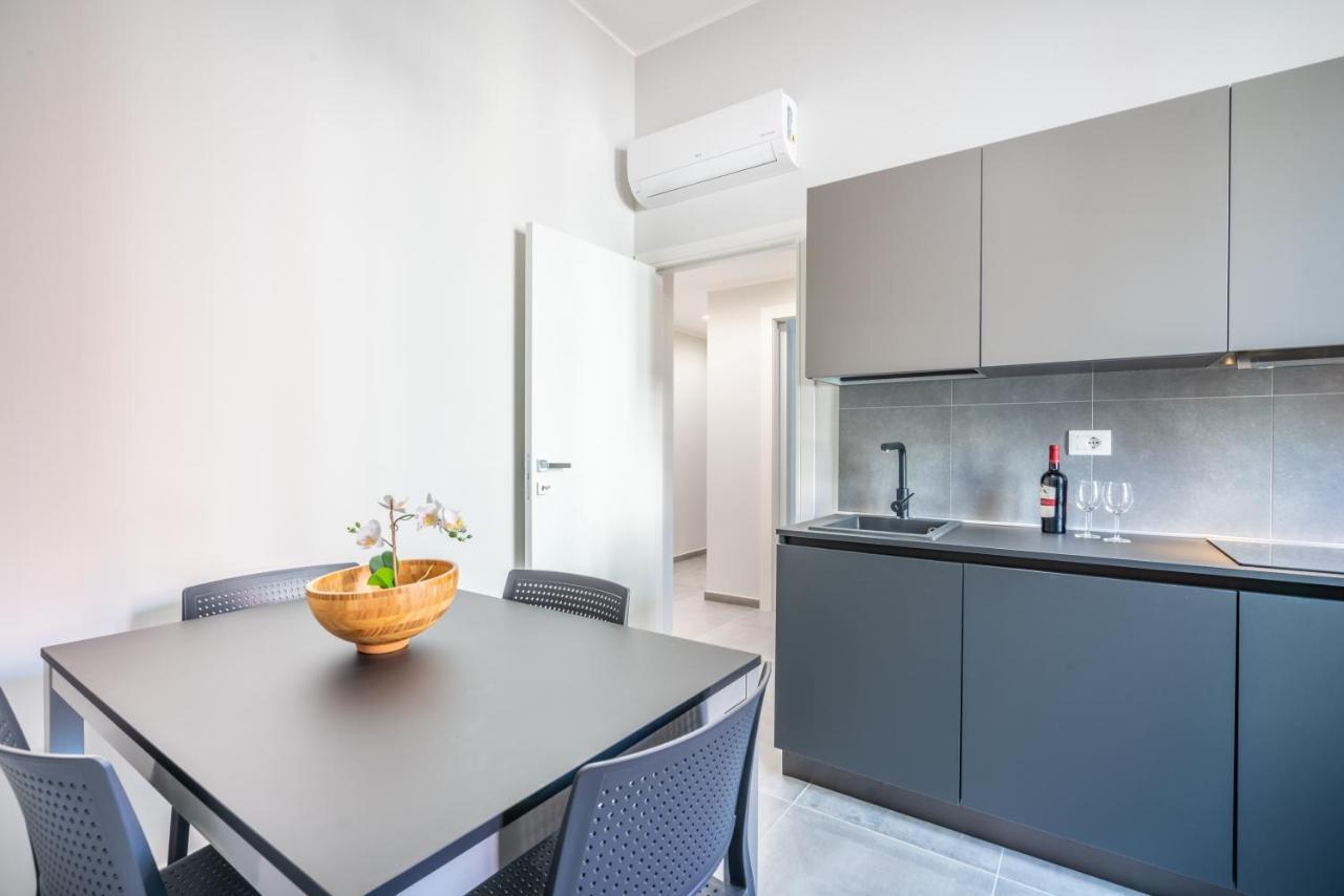 Kuzu Apts - City Center - Wifi Ac Tv Apartman Cagliari Kültér fotó