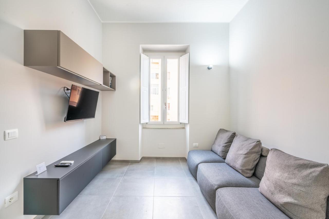 Kuzu Apts - City Center - Wifi Ac Tv Apartman Cagliari Kültér fotó