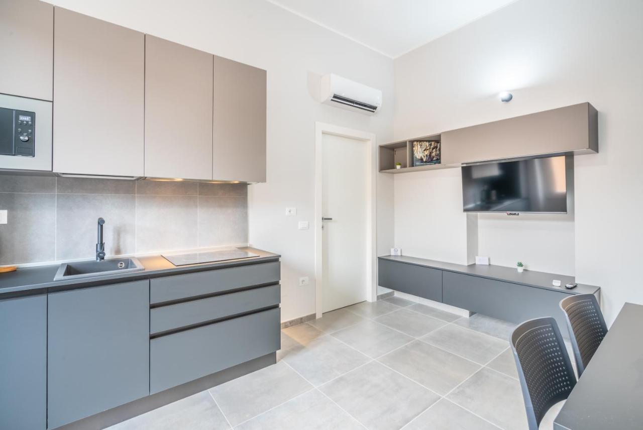 Kuzu Apts - City Center - Wifi Ac Tv Apartman Cagliari Kültér fotó