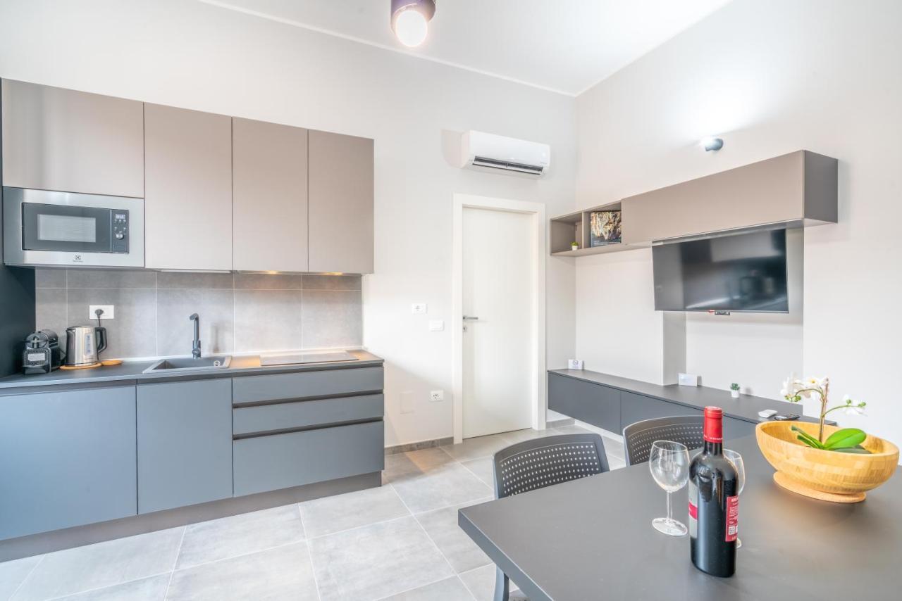 Kuzu Apts - City Center - Wifi Ac Tv Apartman Cagliari Kültér fotó