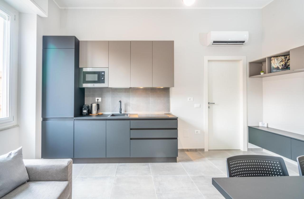 Kuzu Apts - City Center - Wifi Ac Tv Apartman Cagliari Kültér fotó