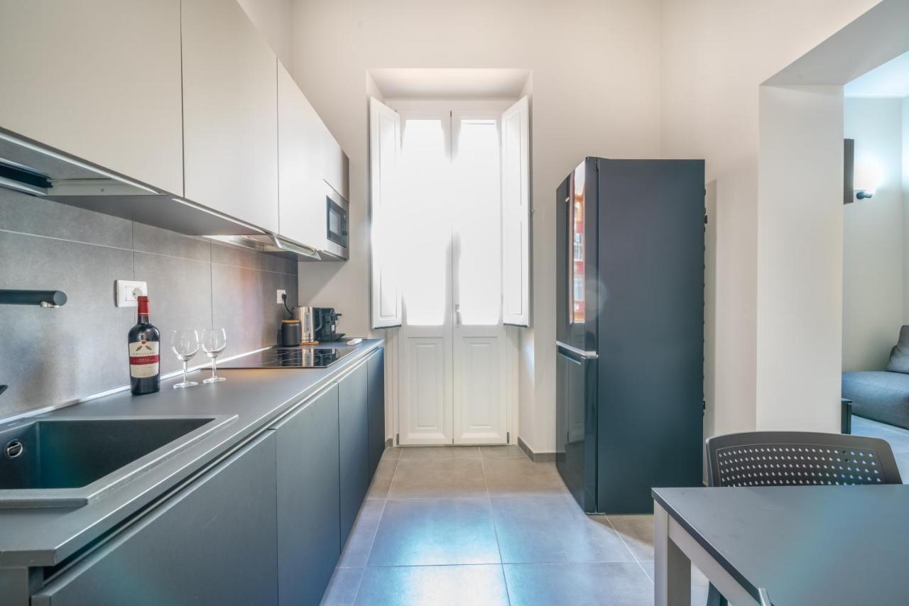 Kuzu Apts - City Center - Wifi Ac Tv Apartman Cagliari Kültér fotó