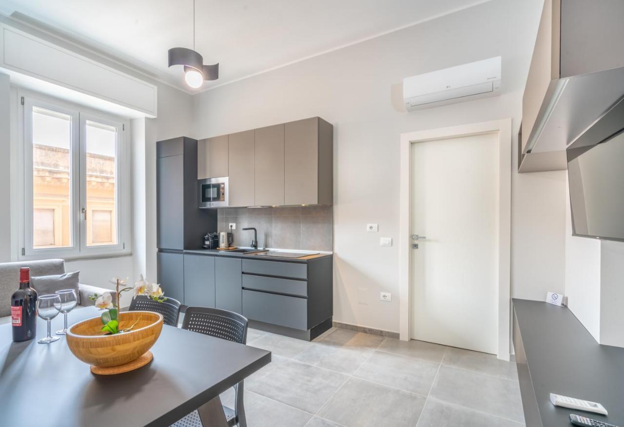 Kuzu Apts - City Center - Wifi Ac Tv Apartman Cagliari Kültér fotó