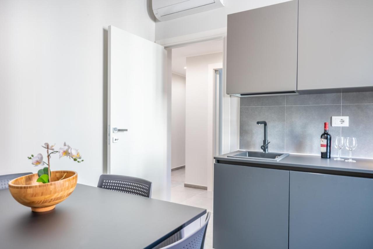 Kuzu Apts - City Center - Wifi Ac Tv Apartman Cagliari Kültér fotó