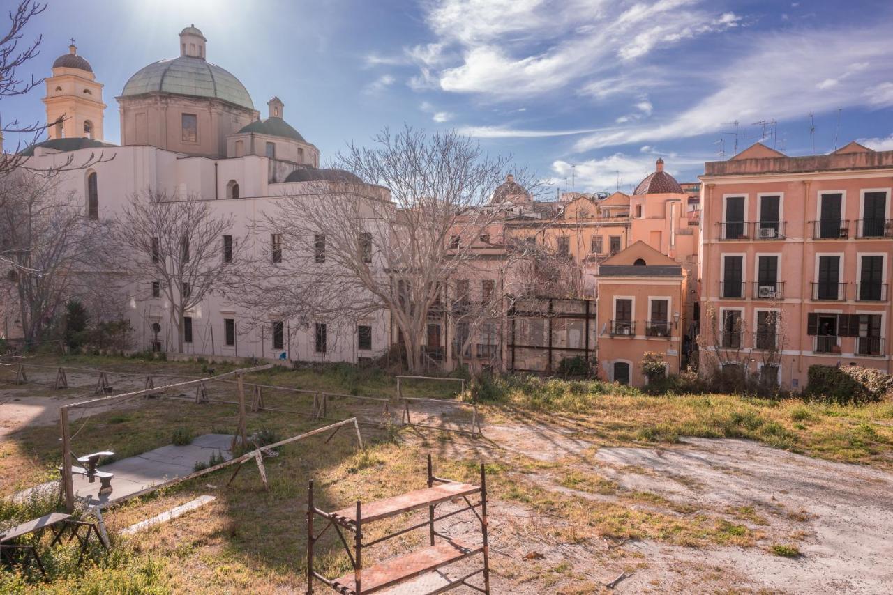 Kuzu Apts - City Center - Wifi Ac Tv Apartman Cagliari Kültér fotó